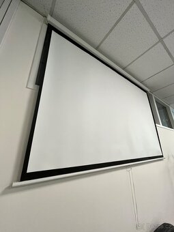 Projekční plátno roletové - 2
