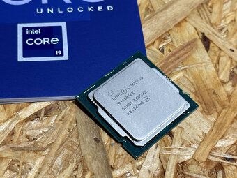 Intel Core i9 10850K ( 10 jádro / 3,6GHz -> 5,2GHz ) - 2