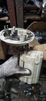 Podavaci cerpadlo do nadrze audi A4 B8 8K A5 - 2