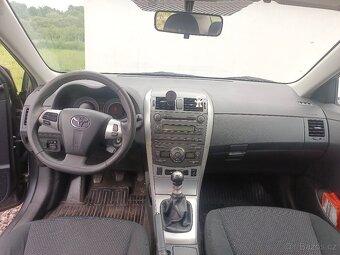 Toyota Corolla 2013 na plyn - 2