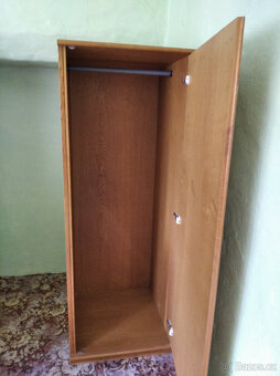 Skříń šatní - 2