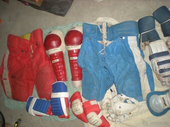hokejova vyzbroj- retro - 2