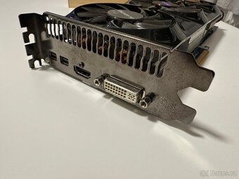 Grafická karta Gigabyte Radeon HD 7950 3GB - 2