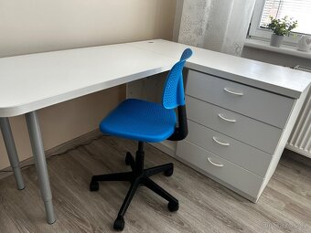 Prodám rohový psací stůl, 4 zásuvky, TOP stav - 2