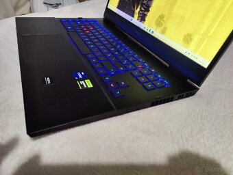 Herní notebook HP OMEN 17 z rtx 4070 a i7 13700HX - 2