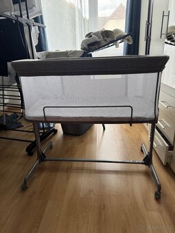 Přístavná postýlka na kolečkách v dobrým stavu - 2