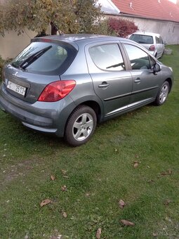 Peugeot 207 1,4 i - 2