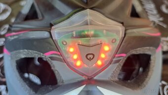 Přilba ( helma) na kolo. - 2