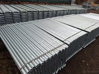 Prodám lešení L73 kompatibilní se sýstemy layher alfix bauma - 2