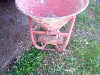 Rozmetadlo, kornout, praskovacka - 2