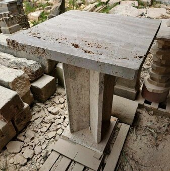 Kamenné stoly - 2