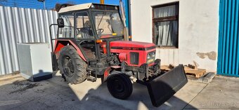 Zetor 5211 s přední radlicí a navijákem - 2