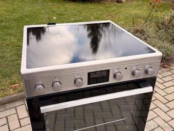 Prodám volně stojící nerezový sporák ELEKTROLUX 220/400V - 2