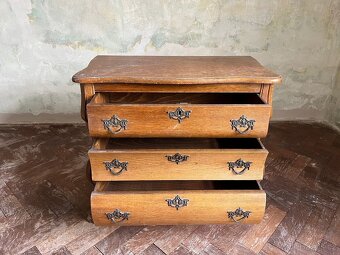 Dřevěná retro komoda - 2