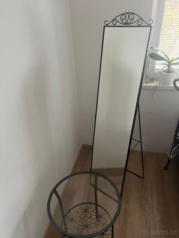 Prodám zrcadlo a stolek Ikea - 2