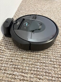 iRobot Roomba i7 vysavač - top stav - 2