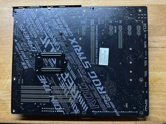 ASUS ROG Strix B360-H – ohnuté piny - 2