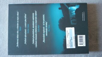 Kniha Manželé od vedle od spisovatelky Shari Lapena - 2