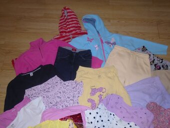 balík oblečení vel. 140 na slečnu - 2