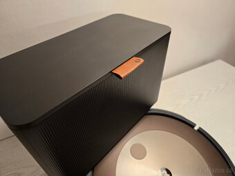 Robotický vysavač iRobot Roomba j9+ - 2