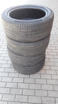 Prodám pneu 255/45R19V - 2