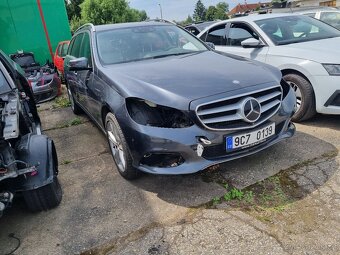 Mecedes Benz E-300 212 k - 2