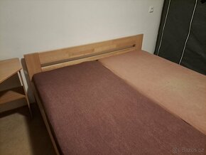 Kvalitní dřevěná  postel 200x180cm. - 2