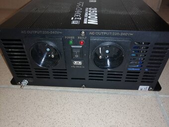 Měnič napětí 12V/230V 3500W - 2