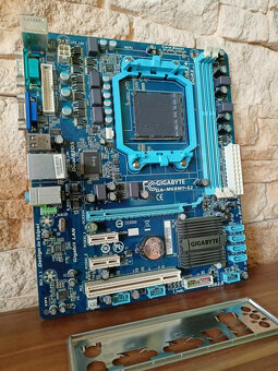 Deska GIGABYTE M68MT-S2, socket AM3+, podpora AMD FX - 2