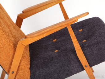 Velké retro křeslo "Ušák" po celkové renovacvi. - 2