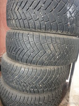 Zimní pneu 225/55 r18 - 2