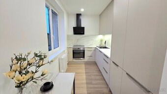 Luxusní byt 2+KK s balkonem na Těreškovové ulici, Karviná - 2