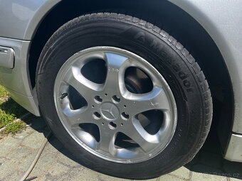 Alu Mercedes R16 s pneu 215/55 - 2