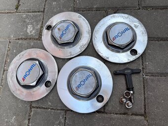 Alu Ronal r14, 4x100, na Škoda Favorit, Forman - 2