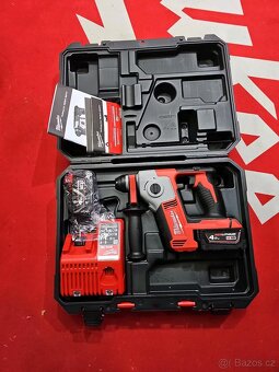 Aku kladivo Milwaukee M18 BH-402C – TOP STAV, nutně prodám - 2