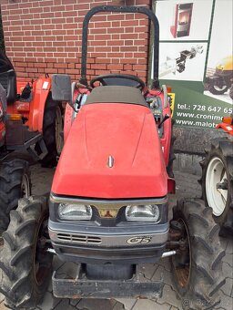 Japonský traktor Mitsubishi MT-201 - 2