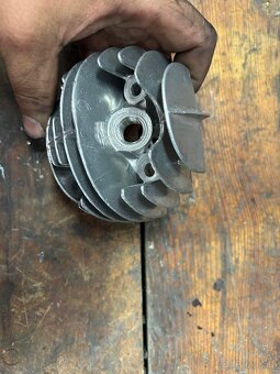 Jawa 50 Pionyr/pařez 550 555 Čištěna originál hlava válce - 2