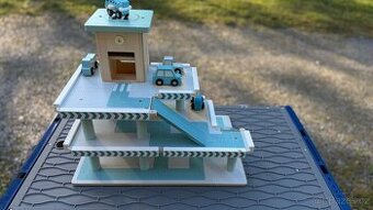 Garáž s výtahem a autíčky - 2