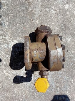 Prodám olejové čerpadlo - 2