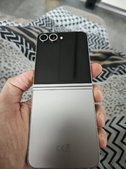 Samsung Galaxy Z Flip6 256GB | 100% STAV VIZ POPIS - 2