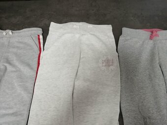 Dívčí tepláky 128/134 - 2