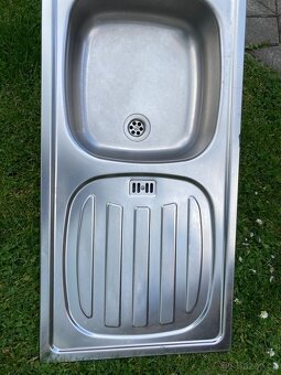 PRODÁM NEREZOVÝ DŘEZ - 2