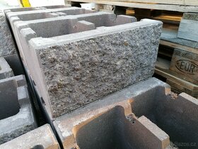 Prodám pohledové tvárnice 40x30x20cm - hnědá - CSblok - 2