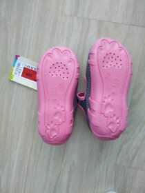 Nove dívčí bačkůrky vel. 25 - 2