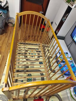 Dřevěná postýlka - 2