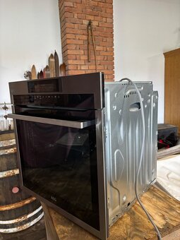 Vestavná trouba AEG s pyrolýzou - 2