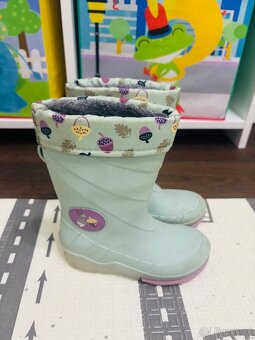 Dětská obuv, velikost 21-24/25 - 2