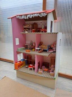 Domeček pro panenky - 2