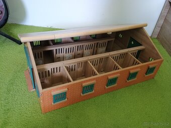 Schleich koně stáj - 2