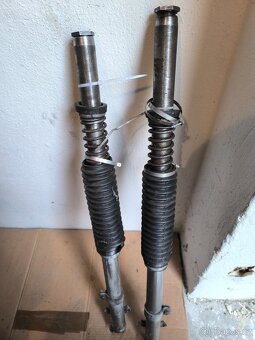 Přední vidlice Jawa 634 první typ - 2